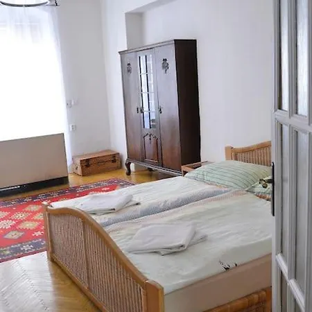 Old Town Herberghaus, 250m To Charles Bridge Apartman *