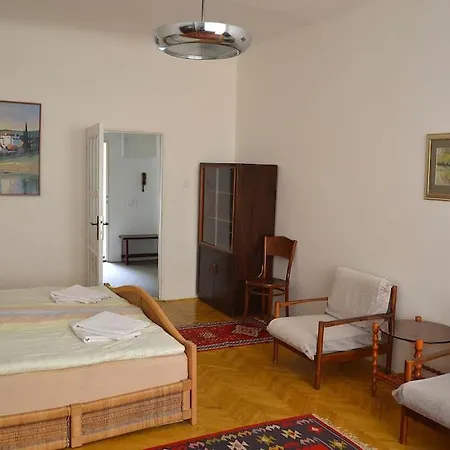 Old Town Herberghaus, 250m To Charles Bridge * פראג