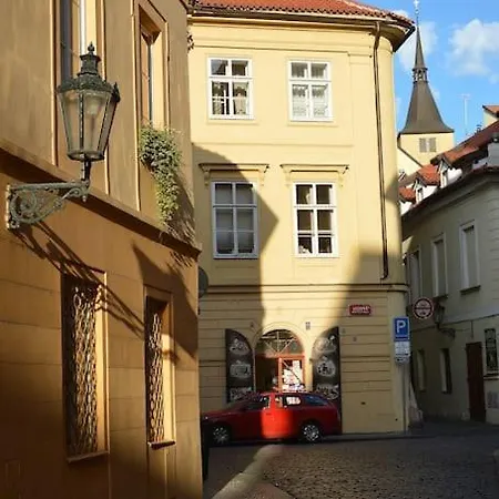 Old Town Herberghaus, 250m To Charles Bridge דירה *