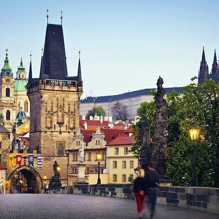 Old Town Herberghaus, 250m To Charles Bridge דירה