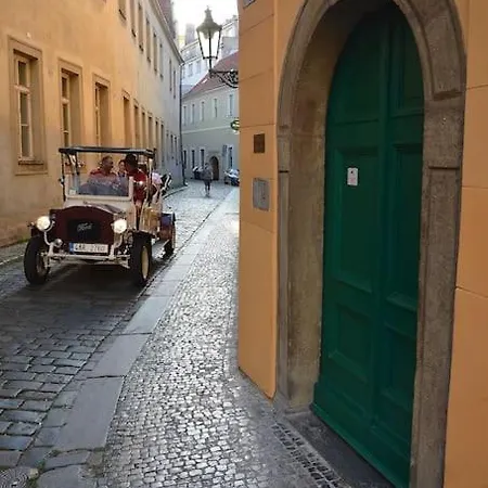 Апартаменты Old Town Herberghaus, 250m To Charles Bridge